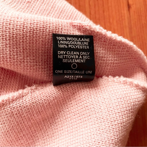 NWOT The North Face Pink Beanie - Picture 8 of 9